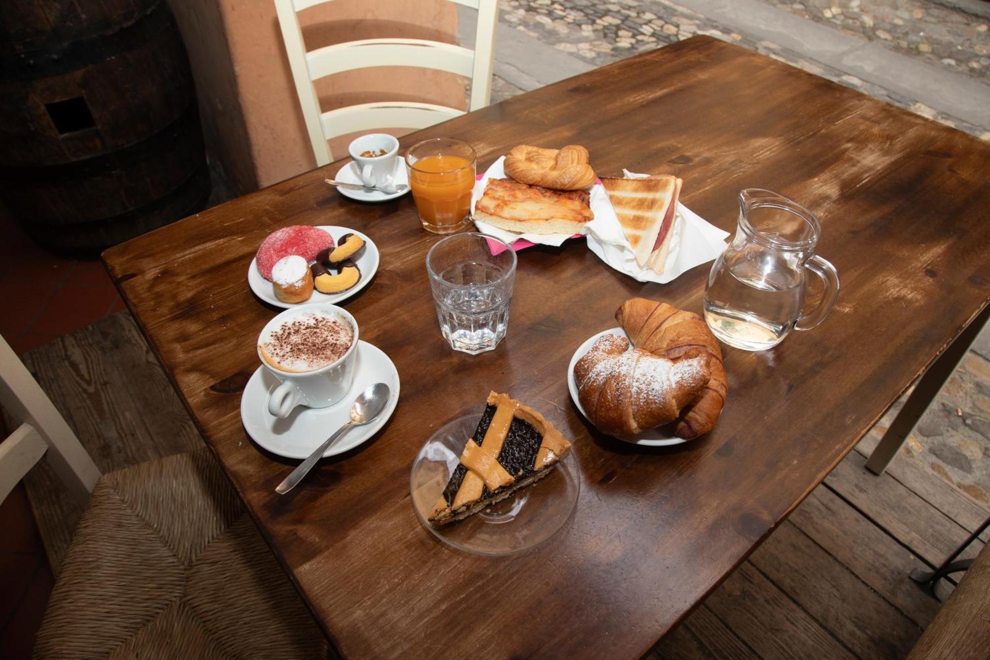 Locanda Dolcevita ดอซซา ภายนอก รูปภาพ